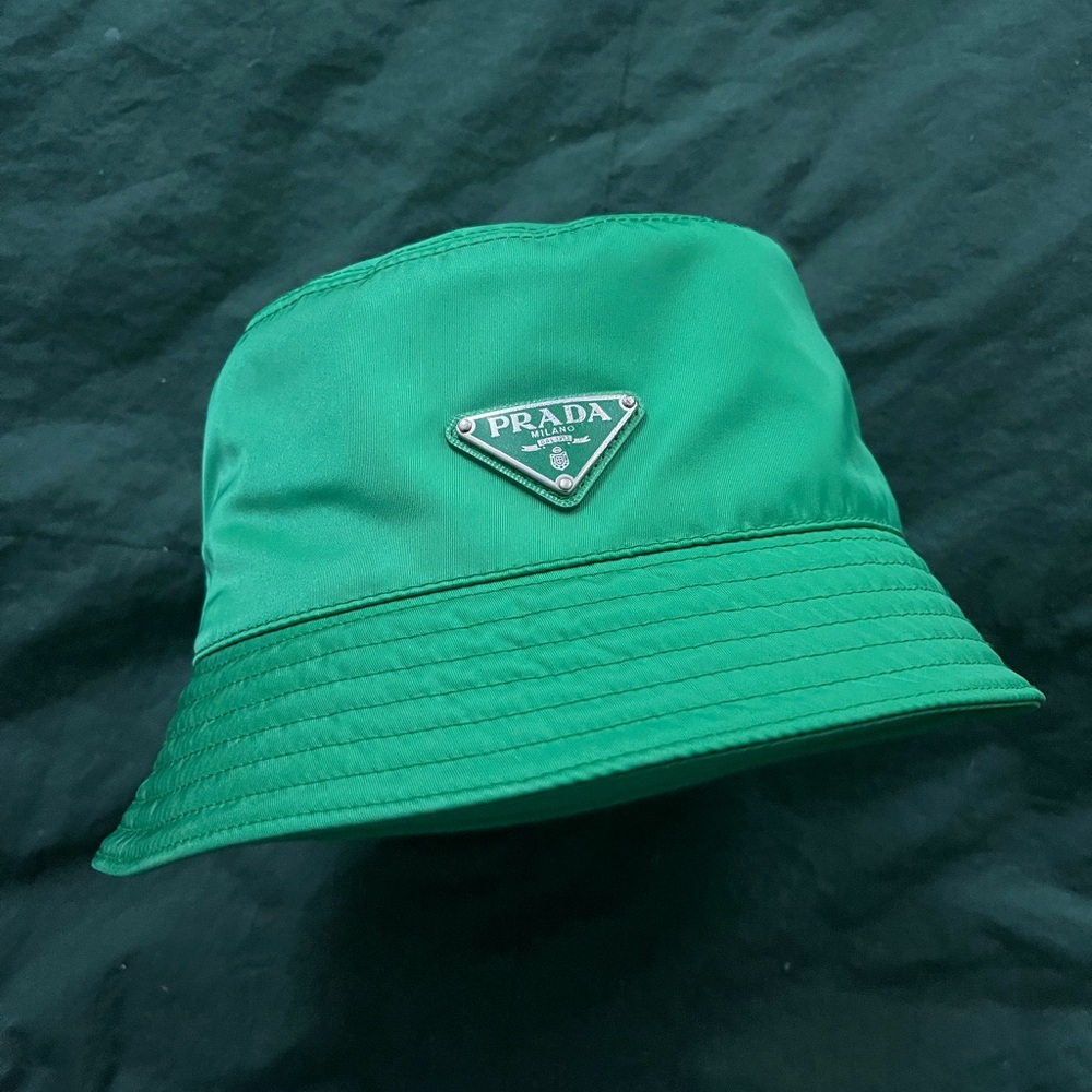 Prada Re-Nylon bucket hat in Kelly Green - Picture 6 of 10
